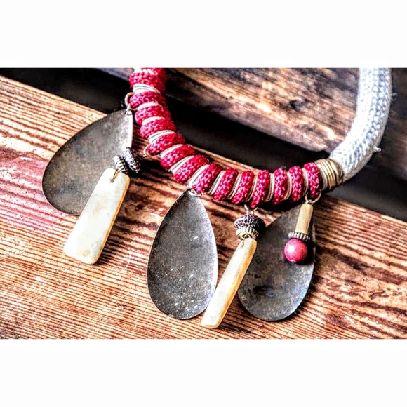 VTG African Necklace - Picture 2 of 3